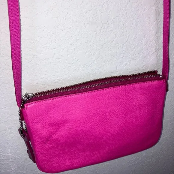 Fossil Hot Pink Leather Crossbody Bag – Brand New – Adjustable Strap - Picture 3 of 5